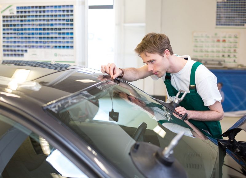 Do You Need an Auto Glass Replacement in Tucson?