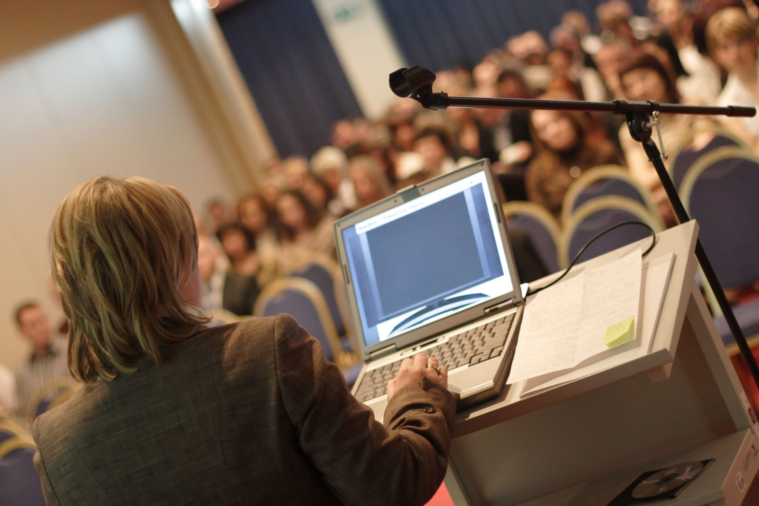 11 Tactics An Employee Engagement Motivational Speaker Should Consider