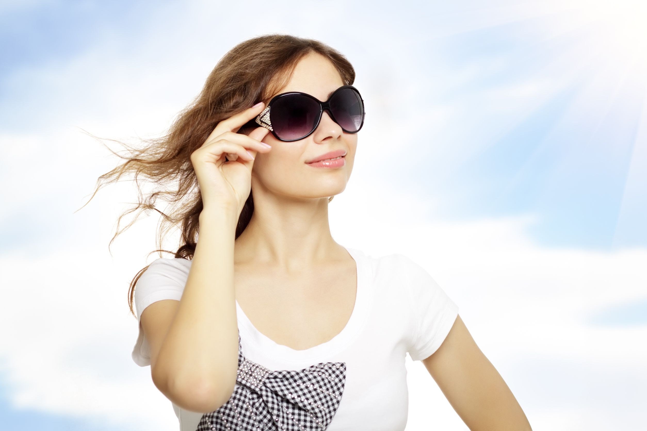 5 Reasons to Buy Designer Sunglasses in Wholesale